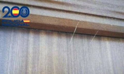 pegamento-marco-puerta-para-robar